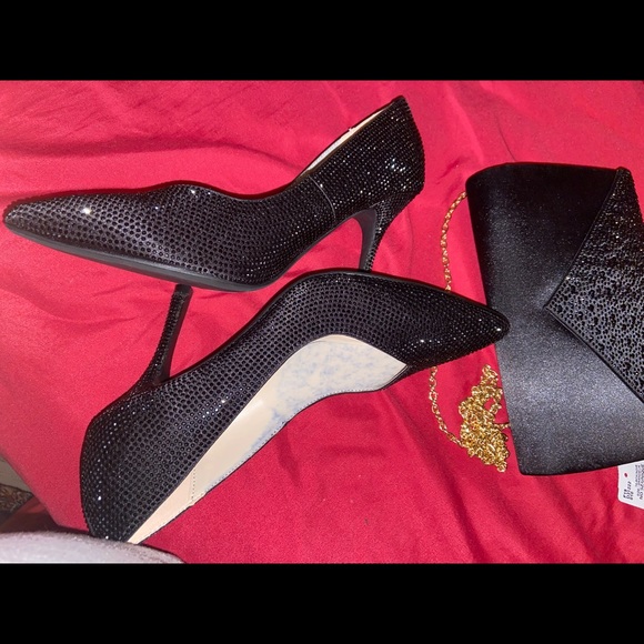 Beautiful black heels with matching bag - Picture 8 of 8